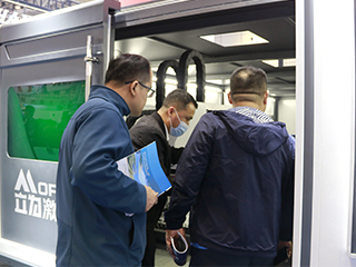 立為激光切割打標一體機展會現場